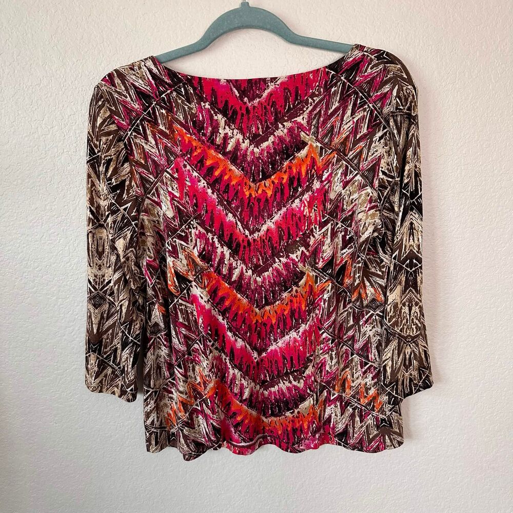 Chico's Geometric Ikat Top Size 1 US Medium M 3/4 Sleeve Pink Brown Resort Boho - Picture 2 of 6